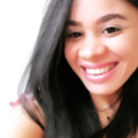 Meet your Posher, Caroline - Picture 1 of 1